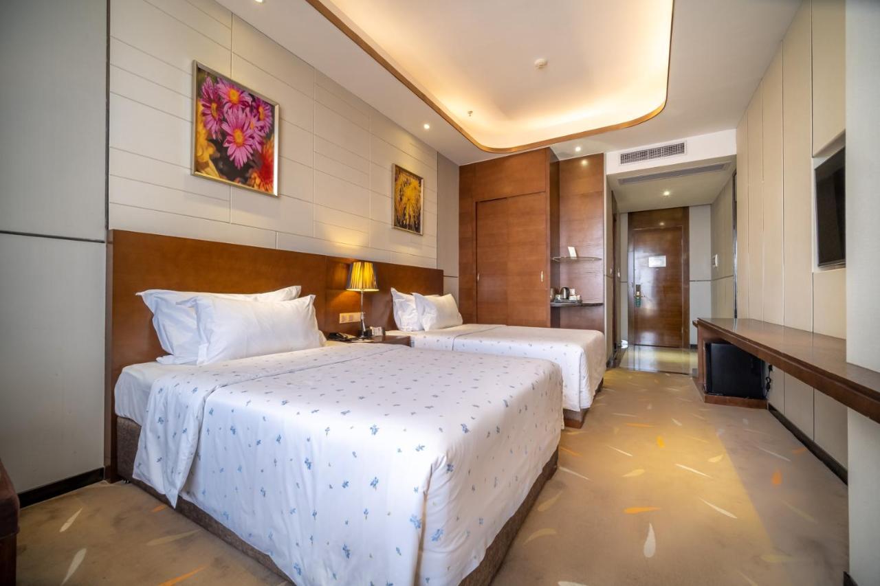 Relteem Hotel Zhongshan  Exteriör bild