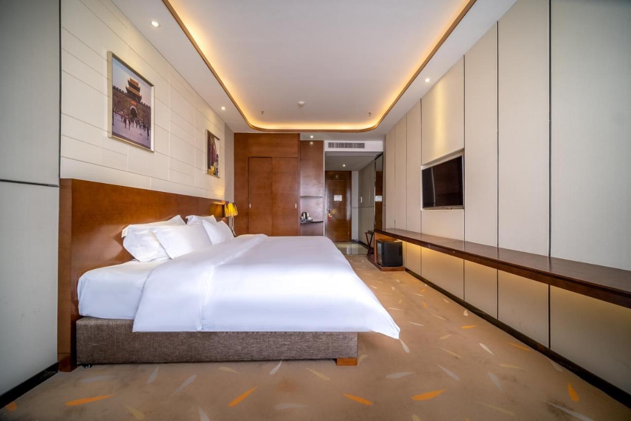 Relteem Hotel Zhongshan  Exteriör bild