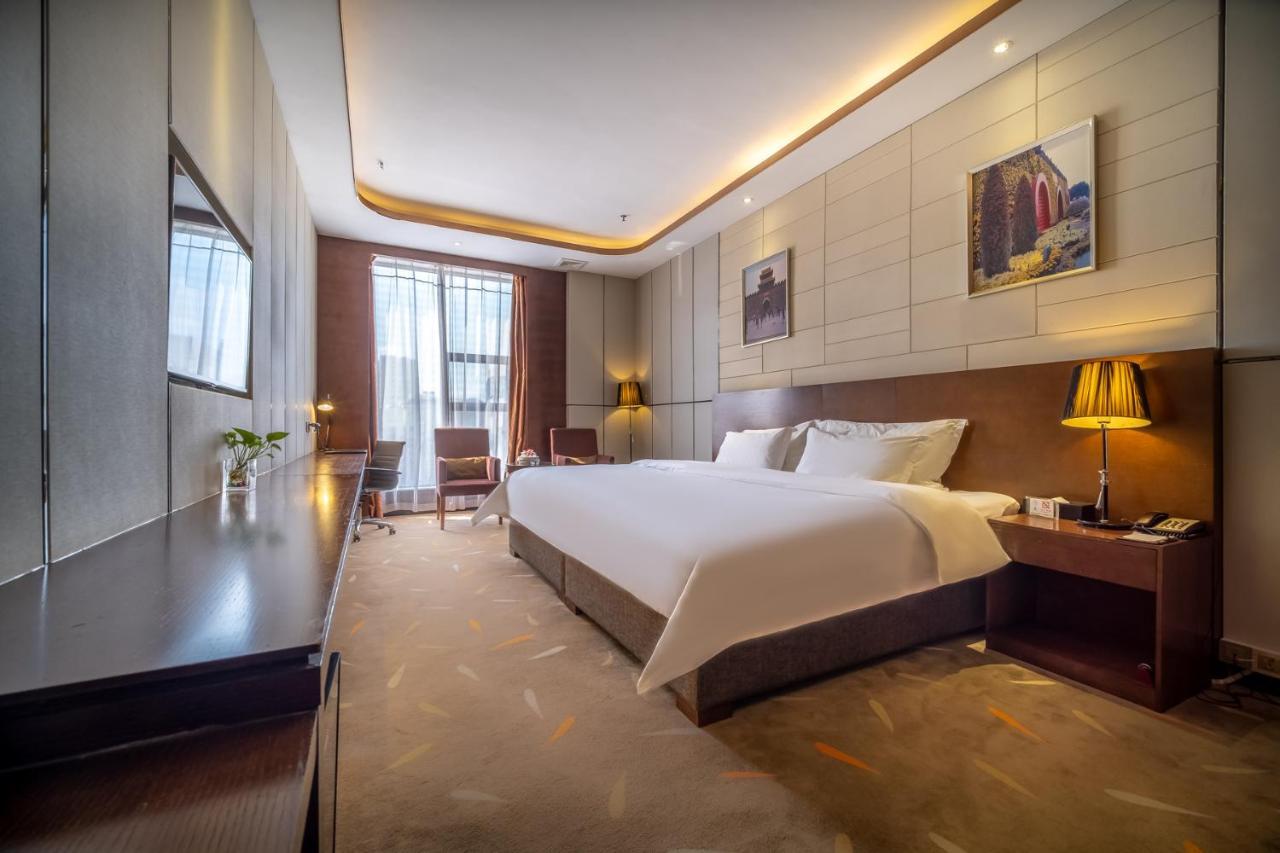 Relteem Hotel Zhongshan  Exteriör bild