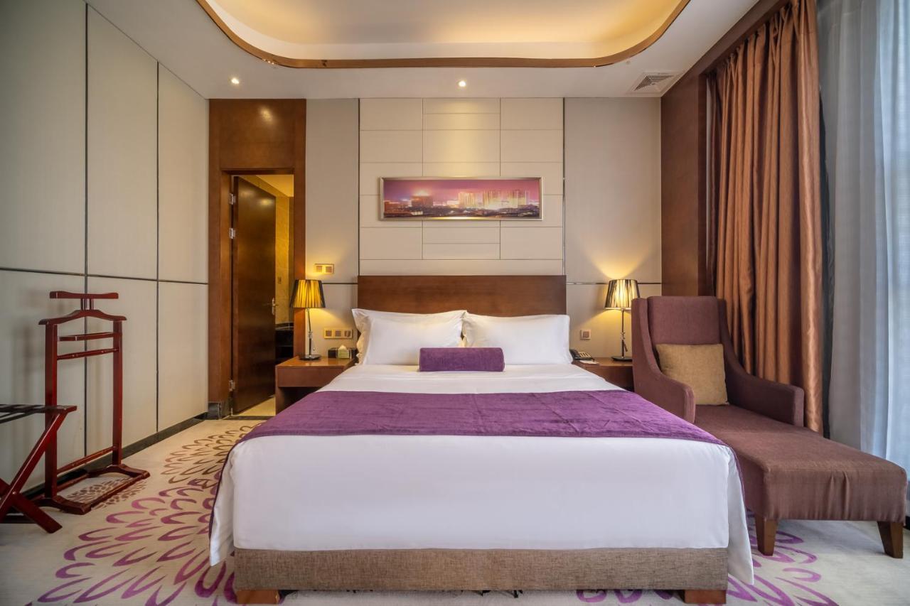 Relteem Hotel Zhongshan  Exteriör bild