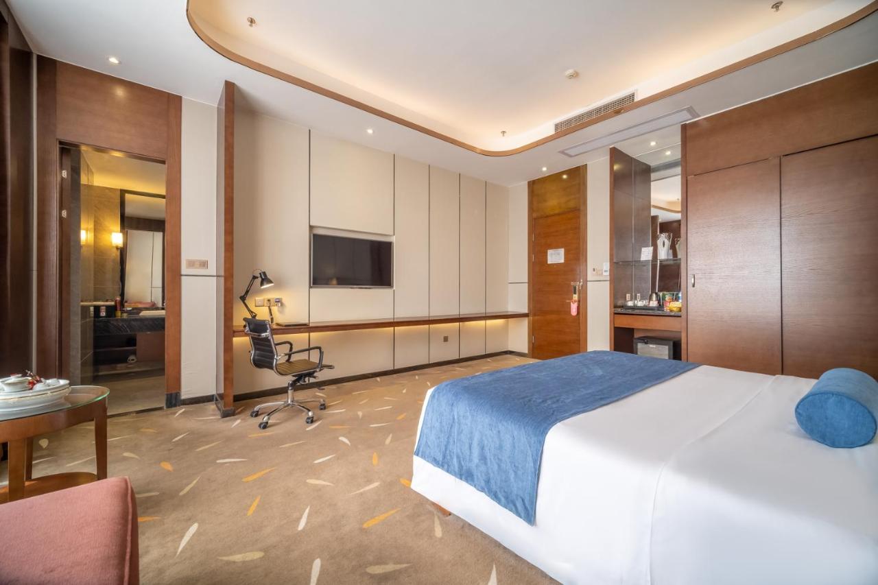 Relteem Hotel Zhongshan  Exteriör bild