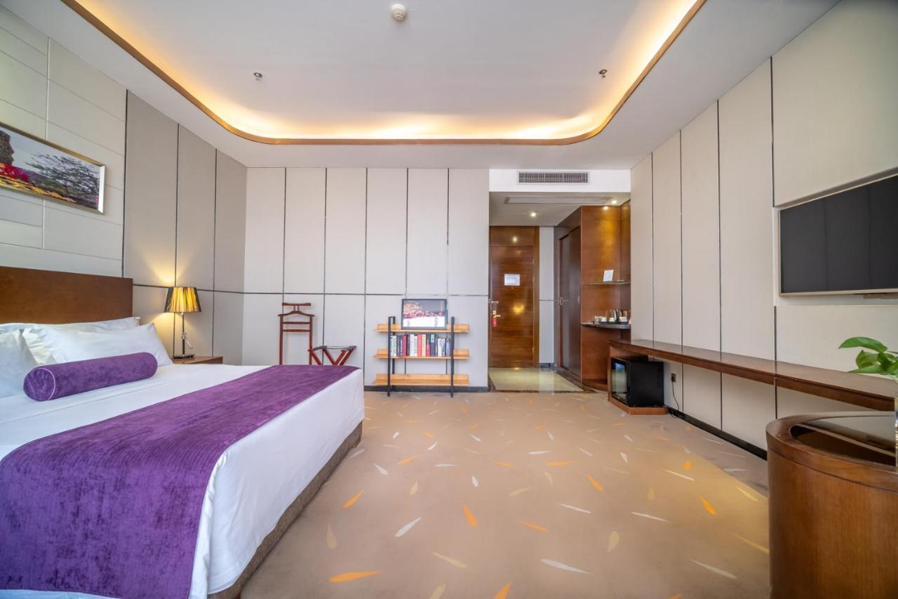 Relteem Hotel Zhongshan  Exteriör bild
